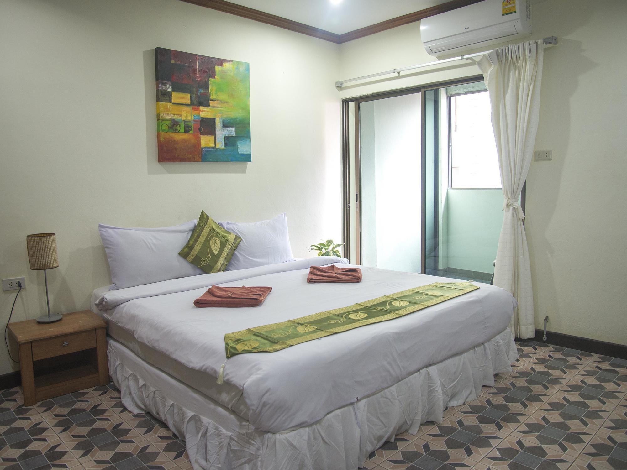 Хостел Bodega Phuket Patong (Adults Only) Экстерьер фото