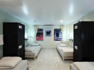 Хостел Bodega Phuket Patong (Adults Only) Экстерьер фото
