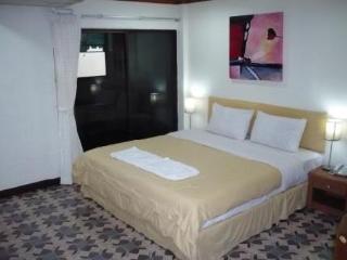 Хостел Bodega Phuket Patong (Adults Only) Экстерьер фото